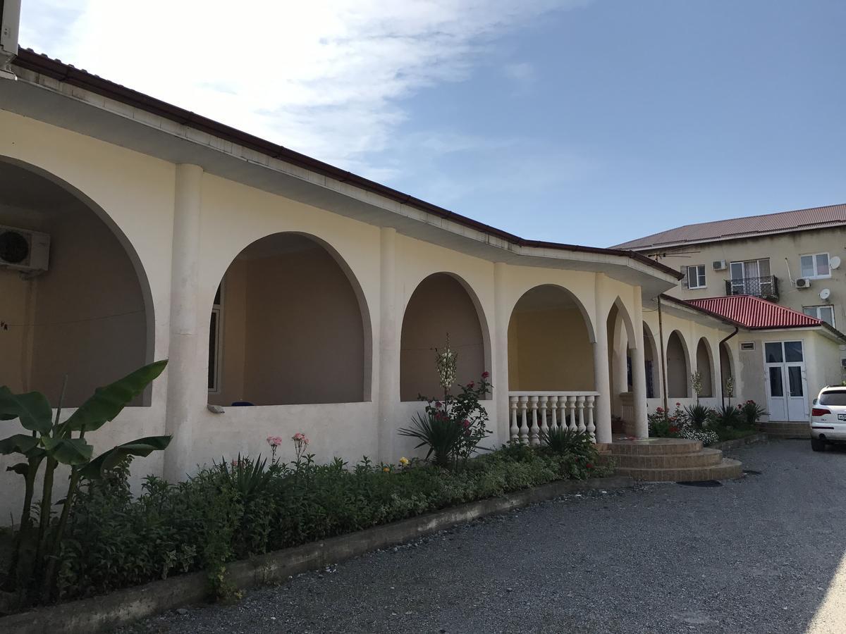 DavEl Hotell Gagra Exteriör bild