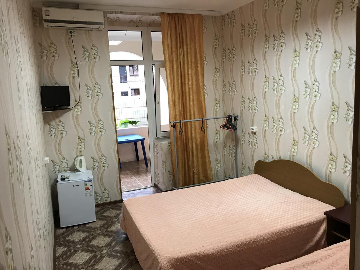 DavEl Hotell Gagra Exteriör bild