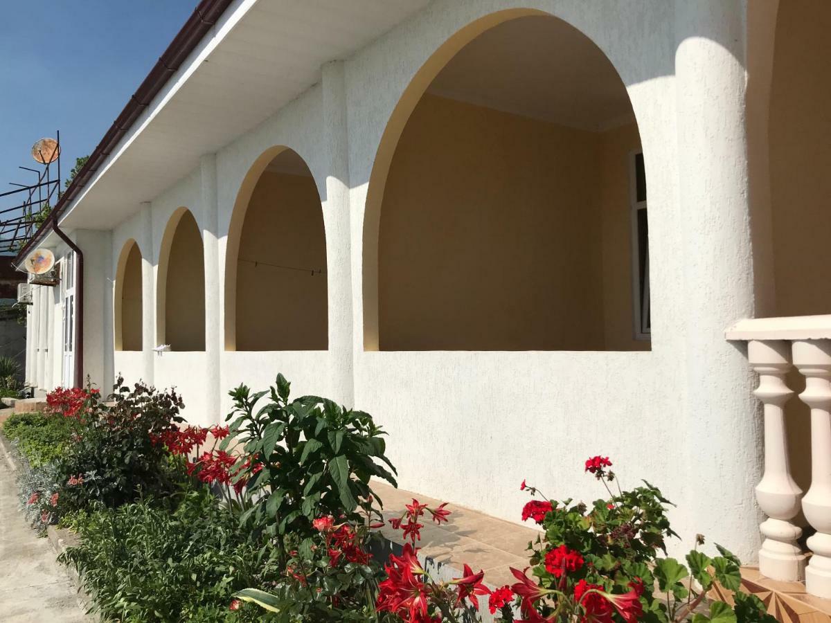DavEl Hotell Gagra Exteriör bild