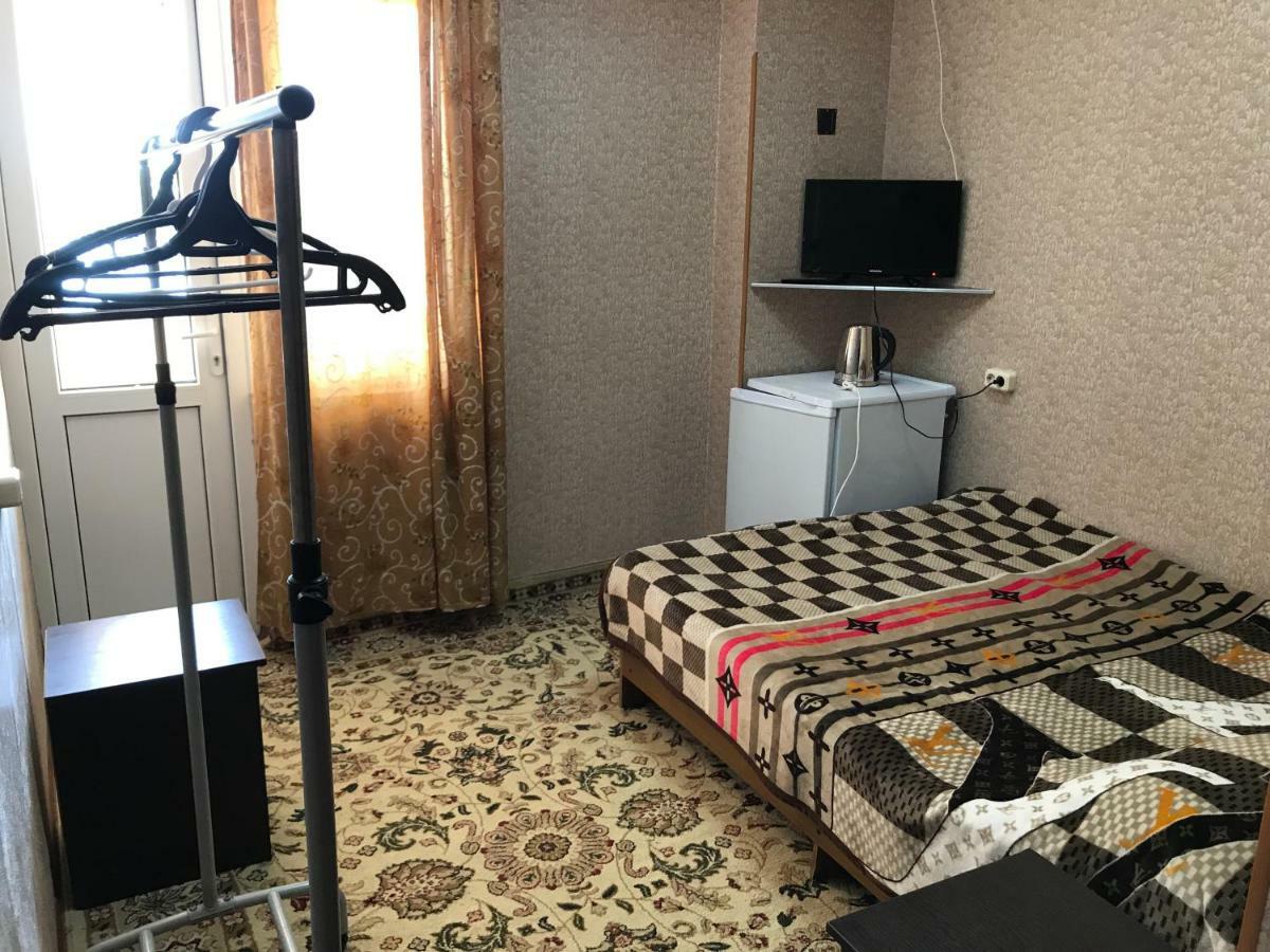 DavEl Hotell Gagra Exteriör bild